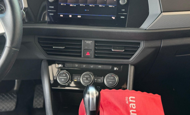 VW - VolksWagen JETTA Comfort. 250 TSI 1.4 Flex 16v Aut. 2019 Flex-13