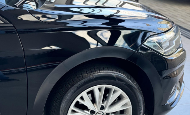 VW - VolksWagen JETTA Comfort. 250 TSI 1.4 Flex 16v Aut. 2019 Flex-4