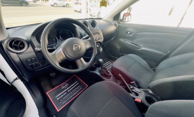 Nissan VERSA SL 1.6 16V Flex Fuel 4p Mec. 2013 Flex-4