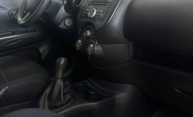 Nissan VERSA SL 1.6 16V Flex Fuel 4p Mec. 2013 Flex-7