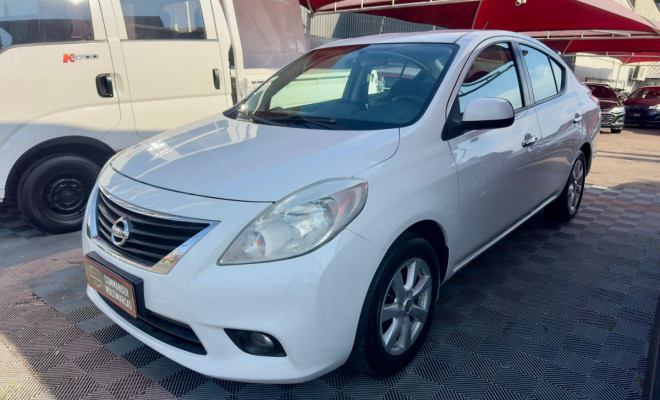 Nissan VERSA SL 1.6 16V Flex Fuel 4p Mec. 2013 Flex-0
