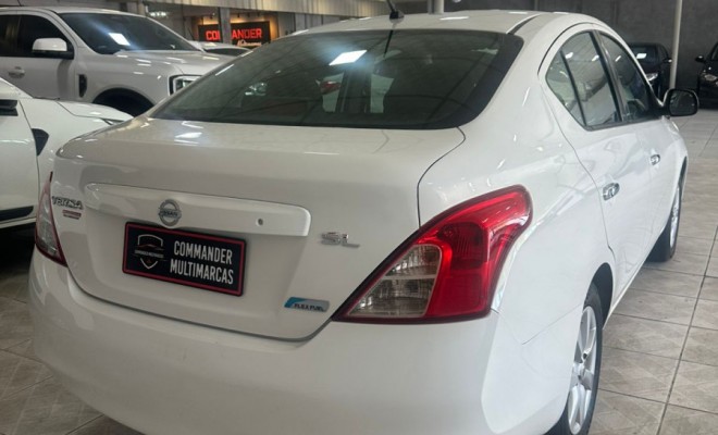 Nissan VERSA SL 1.6 16V Flex Fuel 4p Mec. 2013 Flex-10