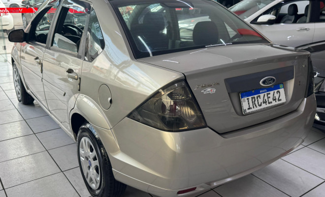 Ford Fiesta Sed. 1.6 8V Flex 4p 2011 Flex-4
