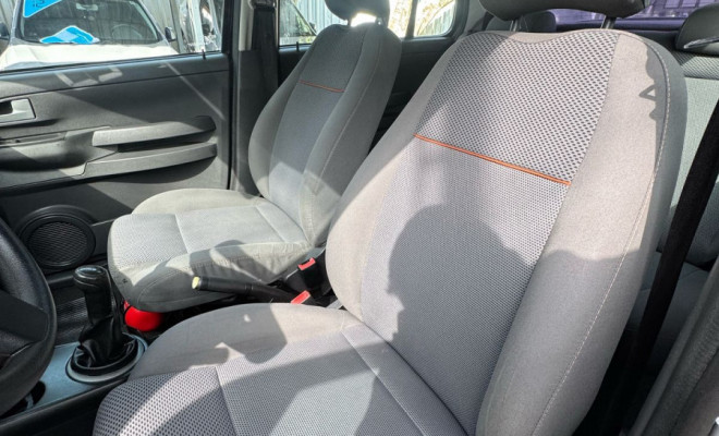 VW - VolksWagen Fox 1.0 Mi Total Flex 8V 5p 2010 Flex-8