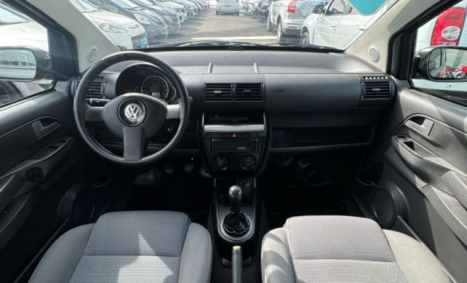 VW - VolksWagen Fox 1.0 Mi Total Flex 8V 5p 2010 Flex-10