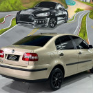 VW - VolksWagen Polo Sedan 1.6 Mi Total Flex 8V 4p 2005 Flex-0