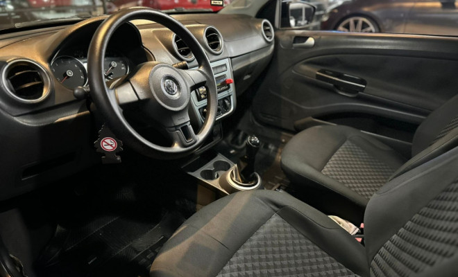VW - VolksWagen Saveiro Trendline 1.6 T.Flex 8V 2015 Flex-8