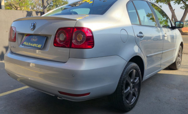 VW - VolksWagen Polo Sedan 1.6 Mi Total Flex 8V 4p 2014 Flex-4