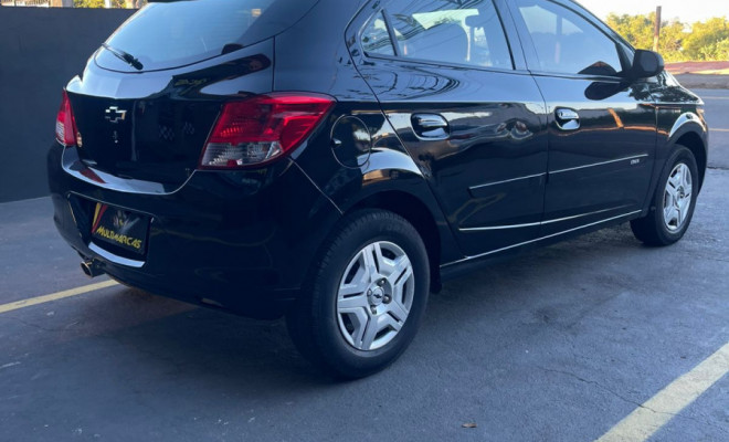 GM - Chevrolet ONIX HATCH LS 1.0 8V FlexPower 5p Mec. 2015 Flex-3