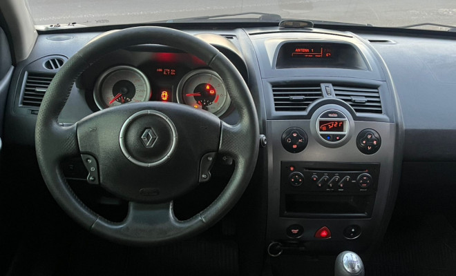 Renault Megane Grand Tour 1.6 2012-3