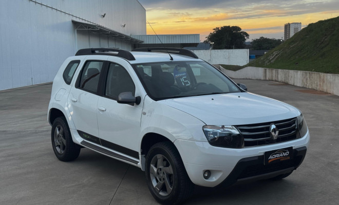 Duster Dynamique 2.0 Tech Road Aut. 2015 – Robustez, conforto e excelente custo-benefício!-17