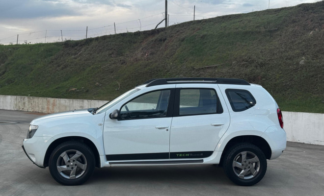 Duster Dynamique 2.0 Tech Road Aut. 2015 – Robustez, conforto e excelente custo-benefício!-13