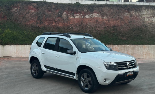 Duster Dynamique 2.0 Tech Road Aut. 2015 – Robustez, conforto e excelente custo-benefício!-14