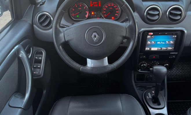 Duster Dynamique 2.0 Tech Road Aut. 2015 – Robustez, conforto e excelente custo-benefício!-9