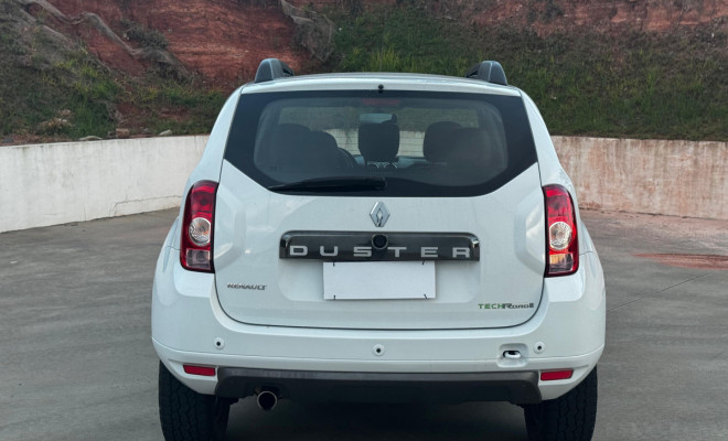 Duster Dynamique 2.0 Tech Road Aut. 2015 – Robustez, conforto e excelente custo-benefício!-1