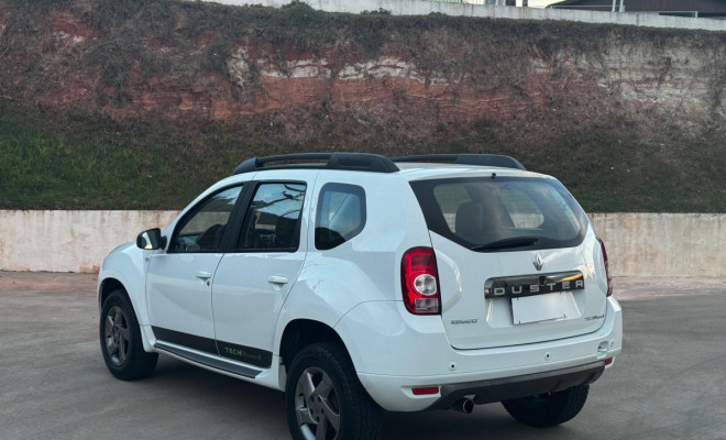 Duster Dynamique 2.0 Tech Road Aut. 2015 – Robustez, conforto e excelente custo-benefício!-12