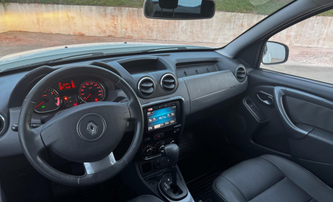 Duster Dynamique 2.0 Tech Road Aut. 2015 – Robustez, conforto e excelente custo-benefício!-10