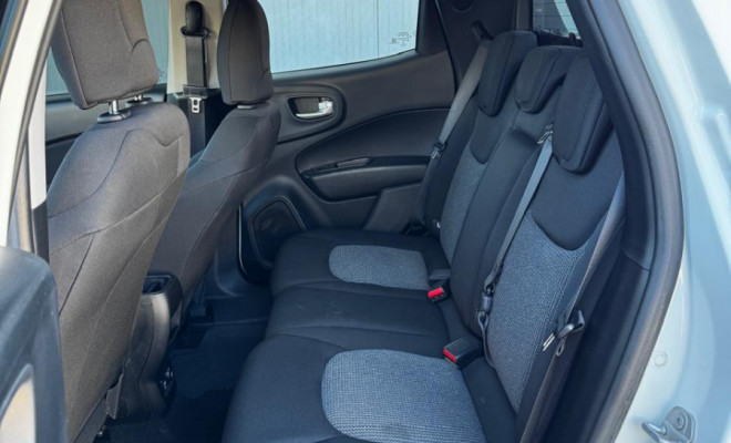 Toro Endurance 1.8 Automática 2022 – Estilo, praticidade e versatilidade em uma única picape!-6