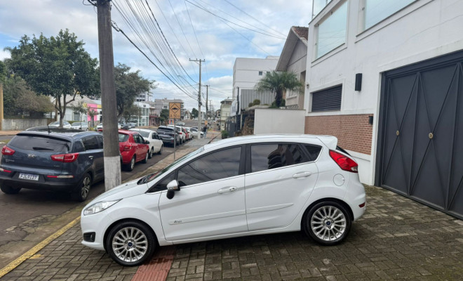 Ford Fiesta TIT./TIT.Plus 1.6 16V Flex Aut. 2017 Flex-3