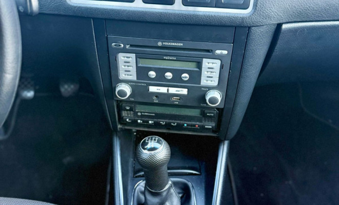 VW - VolksWagen Bora 2.0/ 2.0 Flex 8v Mec. 2009 Flex-8