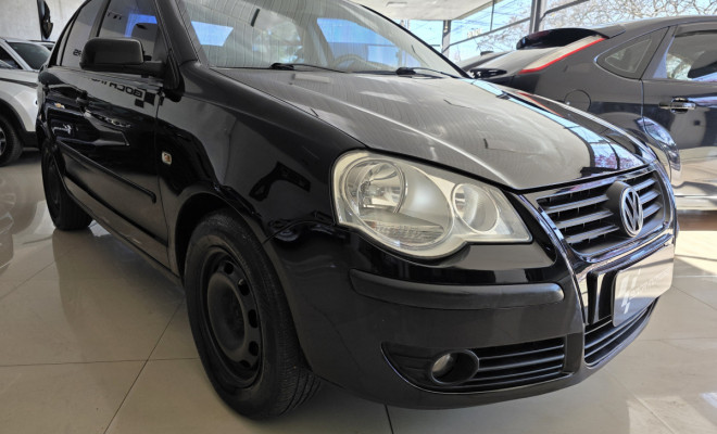 VW - VolksWagen Polo Sedan 1.6 Mi Total Flex 8V 4p 2007 Gasolina