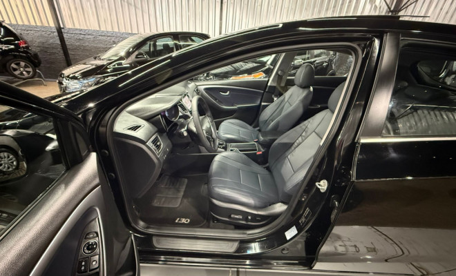 Hyundai i30 Serie Limitada 1.8 16V Aut. 5p 2015 Flex-9