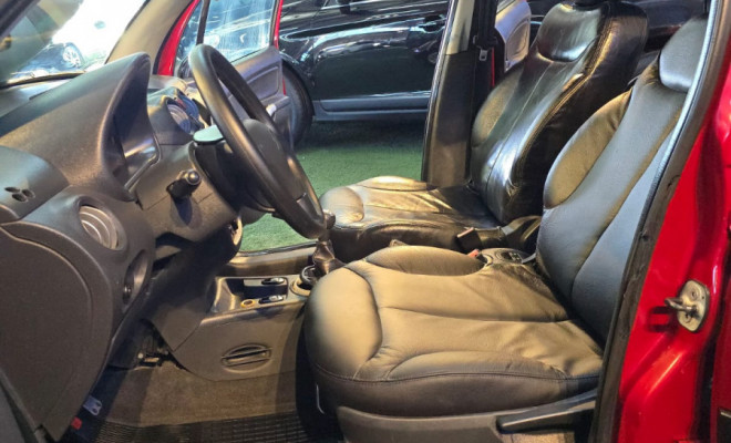 Citroën C3 GLX 1.4/ GLX Sonora 1.4 Flex 8V 5p 2011 Flex-9