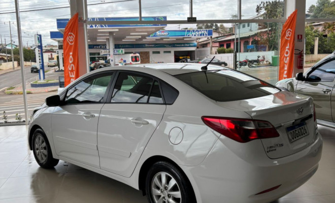 Hyundai HB20S Premium 1.6 Flex 16V Aut. 4p 2015 Flex-4