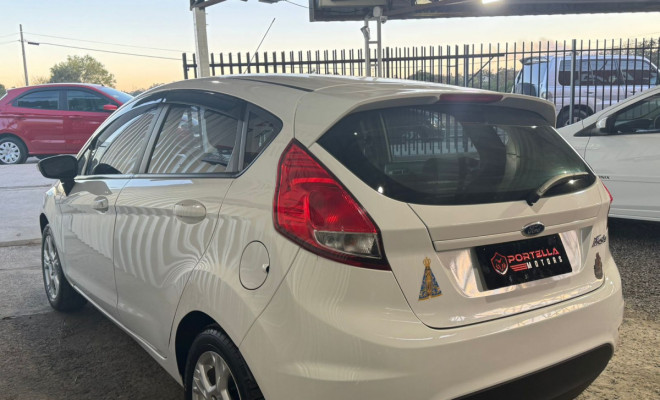 Ford Fiesta 1.5 16V Flex Mec. 5p 2015 Flex-2