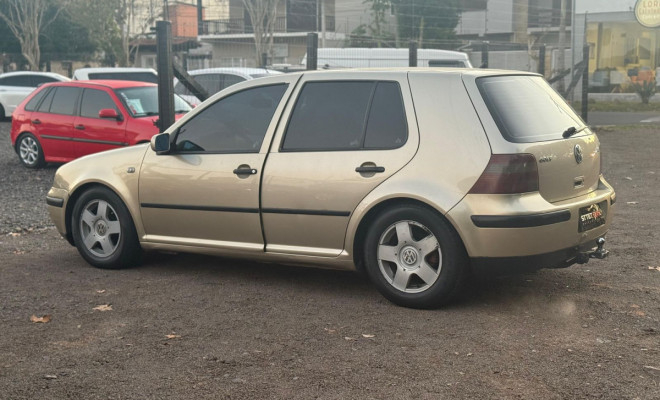VW - VolksWagen Golf 2.0/ 2.0 Mi Flex Comfortline/ Sport 2001 Flex-1