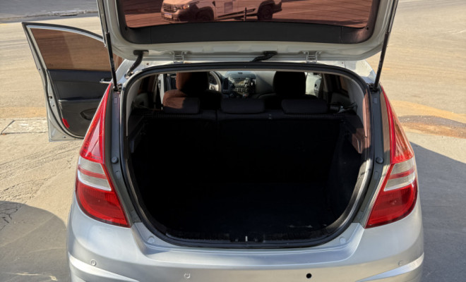 Hyundai i30 2.0 16V 145cv 5p Aut. 2010 Gasolina-9