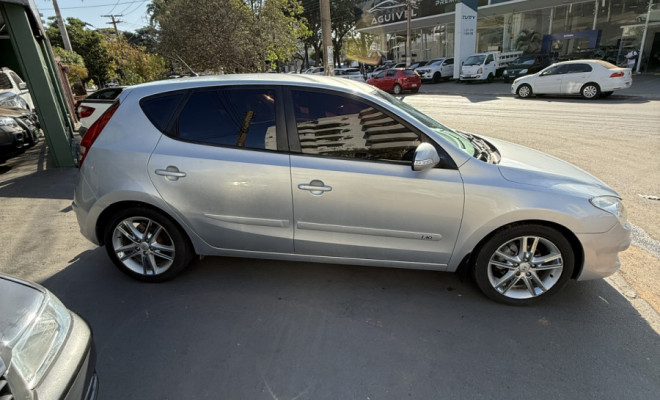 Hyundai i30 2.0 16V 145cv 5p Aut. 2010 Gasolina-1