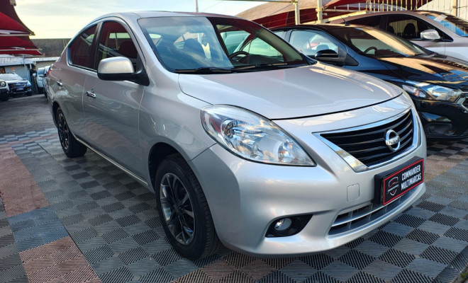 Nissan VERSA SV 1.6 16V Flex Fuel 4p Mec. 2013 Flex