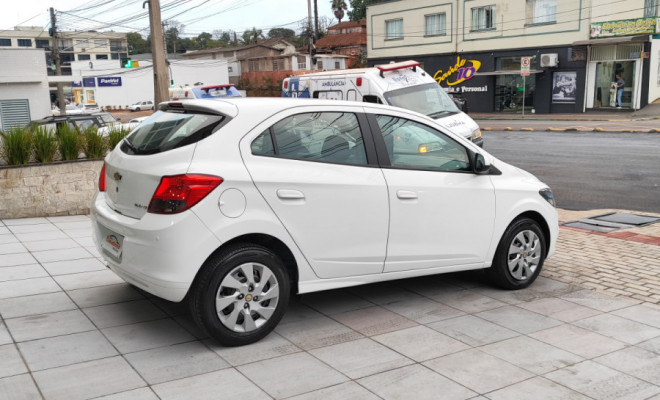 GM - Chevrolet ONIX HATCH LT 1.4 8V FlexPower 5p Mec. 2016 Flex-1