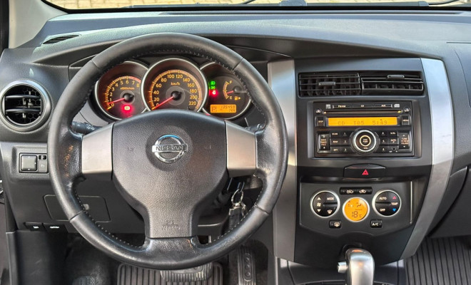 Nissan LIVINA SL 1.8 16V Flex Fuel Aut. 2012 Flex-18