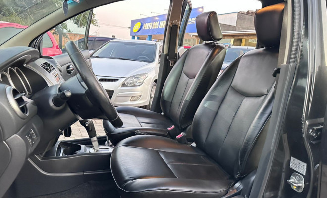 Nissan LIVINA SL 1.8 16V Flex Fuel Aut. 2012 Flex-17