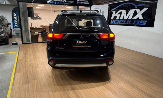 Mitsubishi OUTLANDER COMFORT 2.0 16V Aut. 2018 Gasolina-8
