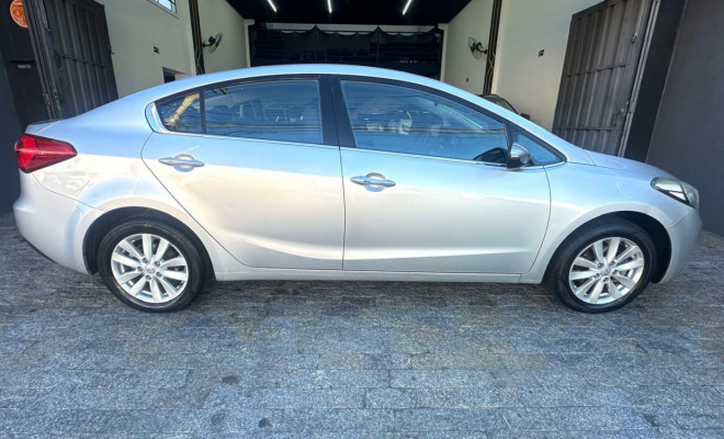 Kia Motors Cerato 1.6 16V  Flex  Aut. 2014 Flex-9