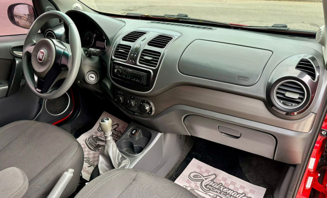 Fiat Grand Siena ATTRAC. 1.4 EVO F.Flex 8V 2013 Flex-8