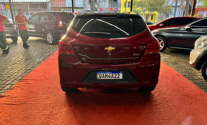 GM - Chevrolet ONIX HATCH EFFECT 1.4 8V F.Power 5p Mec. 2018 Gasolina-4