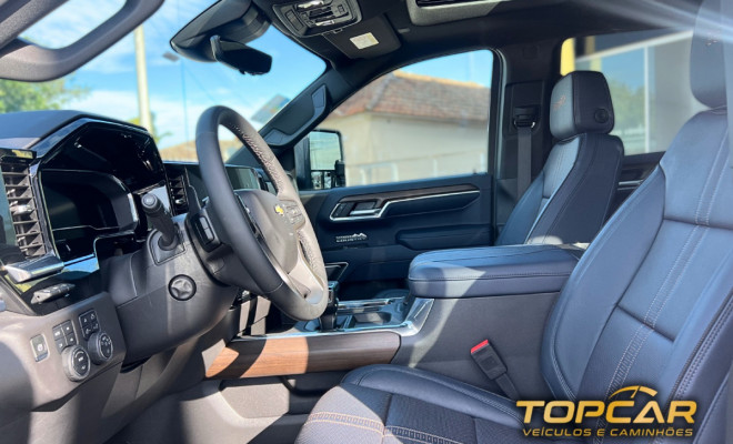 GM - Chevrolet Silverado High Country 5.3 V8 AWD Aut. 2025 Gasolina-3