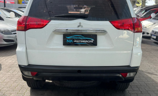 Mitsubishi Pajero DAKAR 3.2 4x4 T.I. Dies. 5p Mec. 2013 Diesel-8