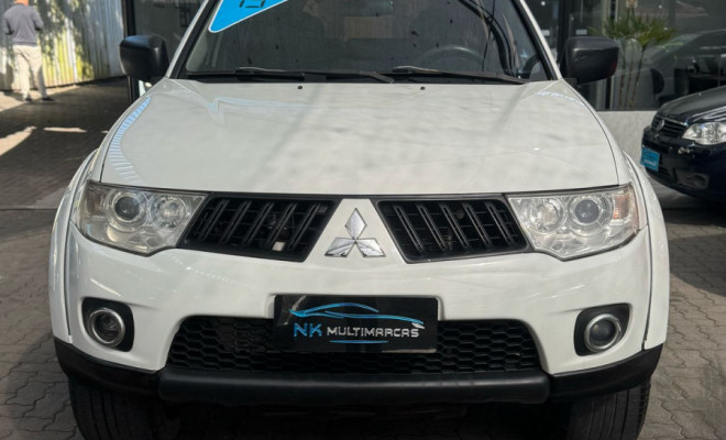 Mitsubishi Pajero DAKAR 3.2 4x4 T.I. Dies. 5p Mec. 2013 Diesel