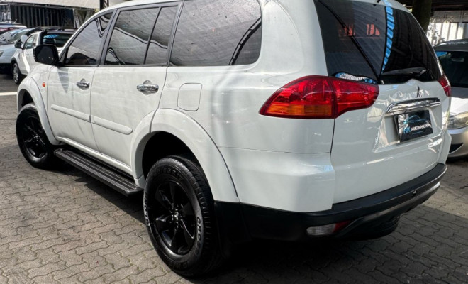 Mitsubishi Pajero DAKAR 3.2 4x4 T.I. Dies. 5p Mec. 2013 Diesel-9