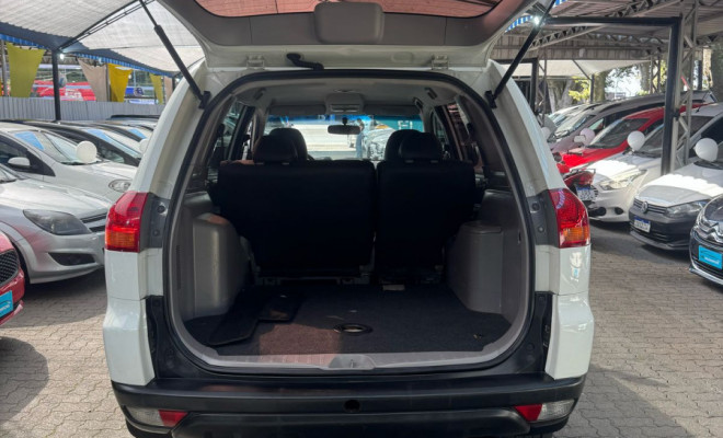 Mitsubishi Pajero DAKAR 3.2 4x4 T.I. Dies. 5p Mec. 2013 Diesel-1