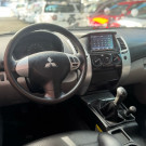 Mitsubishi Pajero DAKAR 3.2 4x4 T.I. Dies. 5p Mec. 2013 Diesel-4