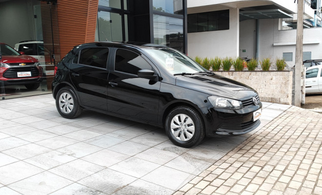 VW - VolksWagen Gol (novo) 1.0 Mi Total Flex 8V 4p 2014 Flex