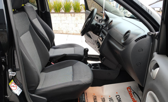VW - VolksWagen Gol (novo) 1.0 Mi Total Flex 8V 4p 2014 Flex-7