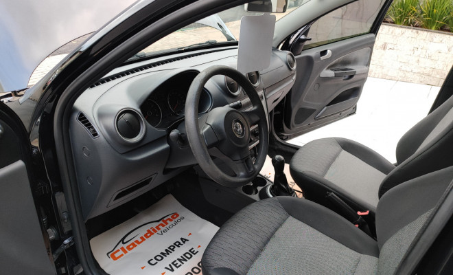 VW - VolksWagen Gol (novo) 1.0 Mi Total Flex 8V 4p 2014 Flex-9