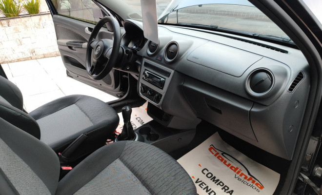VW - VolksWagen Gol (novo) 1.0 Mi Total Flex 8V 4p 2014 Flex-8